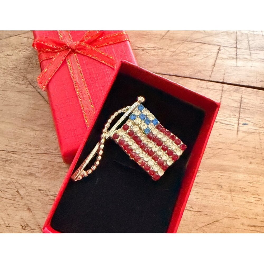 Vintage Dodds Rhinestone American Flag Brooch Pin With Red Gift Box